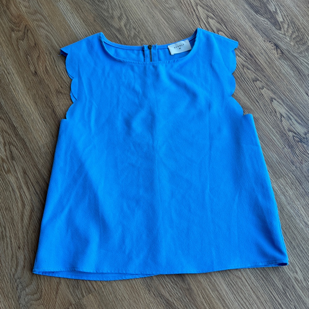 Scalloped tank